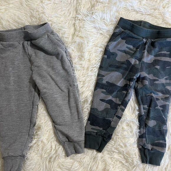 Little Sleepies 18-24 month Grey and Camo Jogger Set - Picture 2 of 6